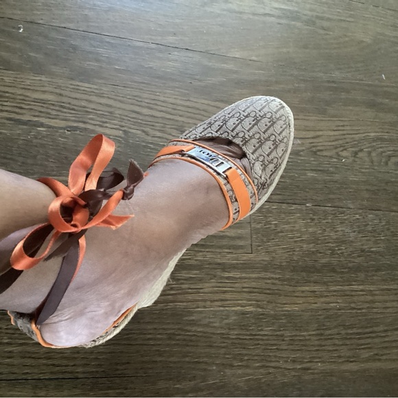 *DIOR* monogram closed toe ribbon strap.8.5 - Picture 3 of 8